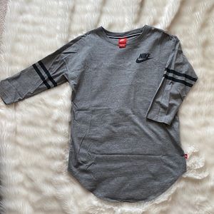 Nike quarter sleeve shirt